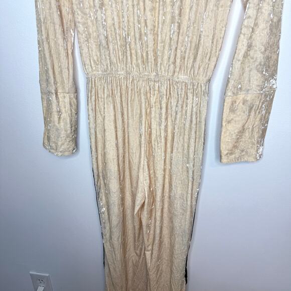 Free People We Are HAH Jump On It Velvet Jumpsuit In Almond Milk Size Large New - Picture 13 of 16